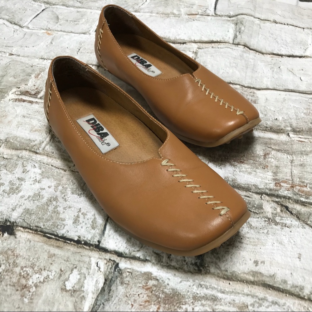 Diba Leather Moccasin Style Shoes Sz 7M